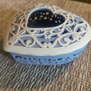 Party Lite Heart 4.5" Tealight Holder/Trinkets in Blue & White Pierced Cameo~New